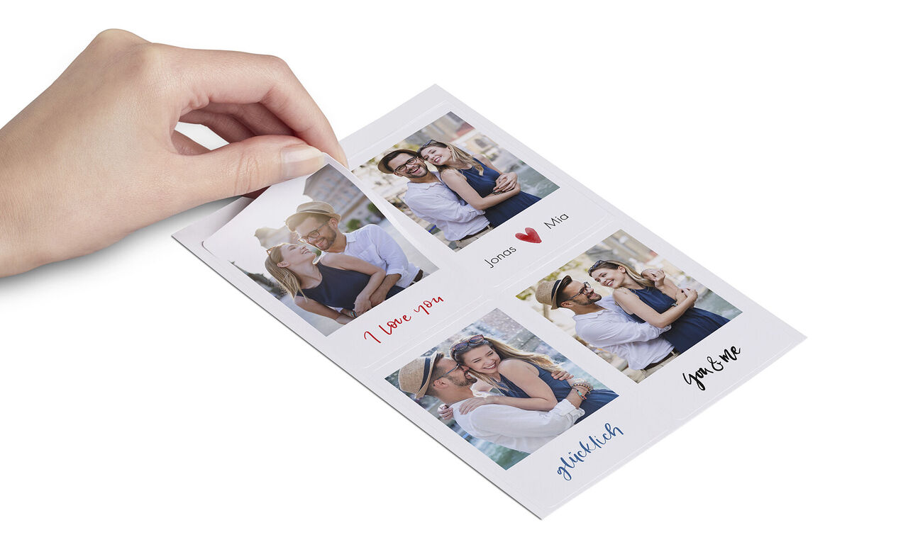 Messaggi d'amore e scatti su una cartolina personalizzata.
